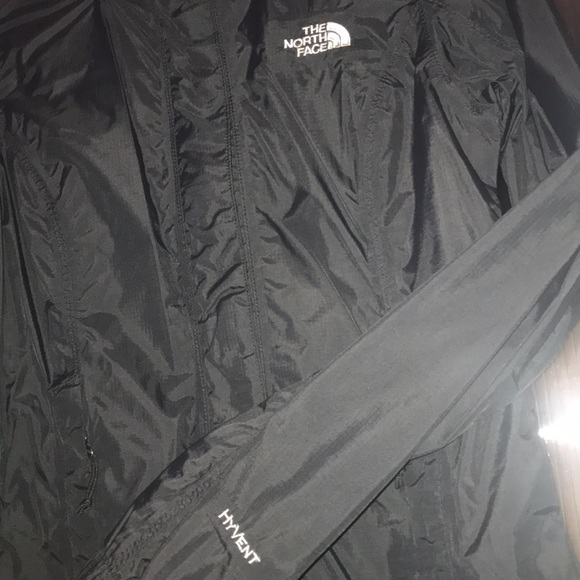 North Face Windbreaker - Picture 4 of 4